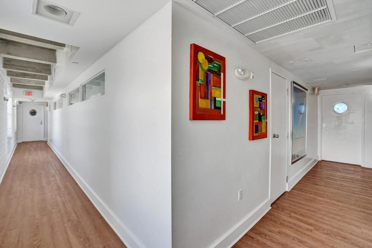 Amazing Two Bedroom Apartments Ocean View- Miami Beach Exterior photo